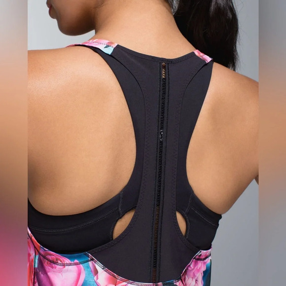 Women’s Lululemon Floral Lightened Up Singlet Tank Secret Garden / Black EUC - Picture 7 of 8